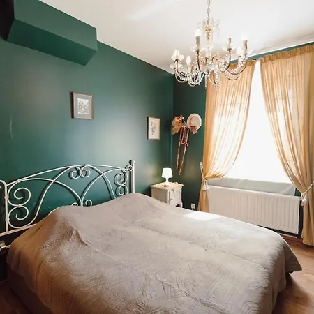 Au De 3*